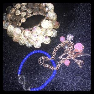 Glass globe bracelet with 2 bonus pieces